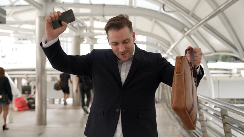 كيفية رفع منع السفر في الإمارات - استرحام منع السفر 