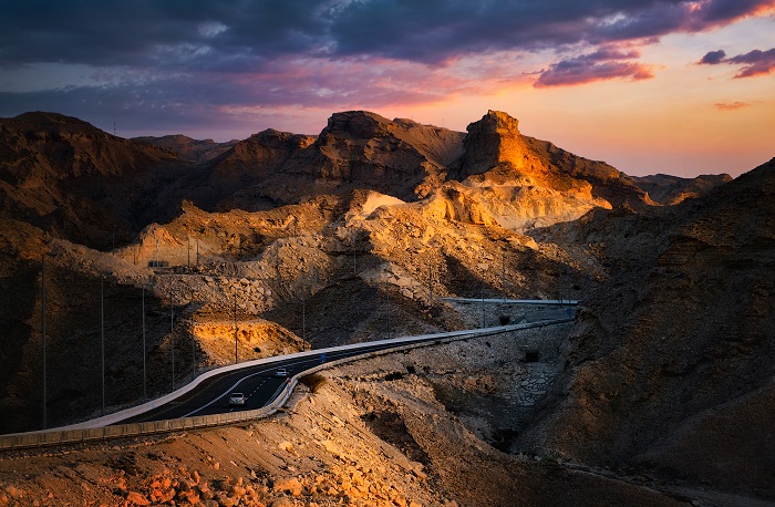 العبور من الإمارات إلى عمان جبل حفيت