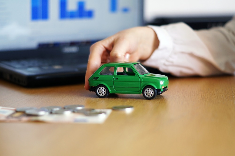 lower your car insurance costs in Dubai